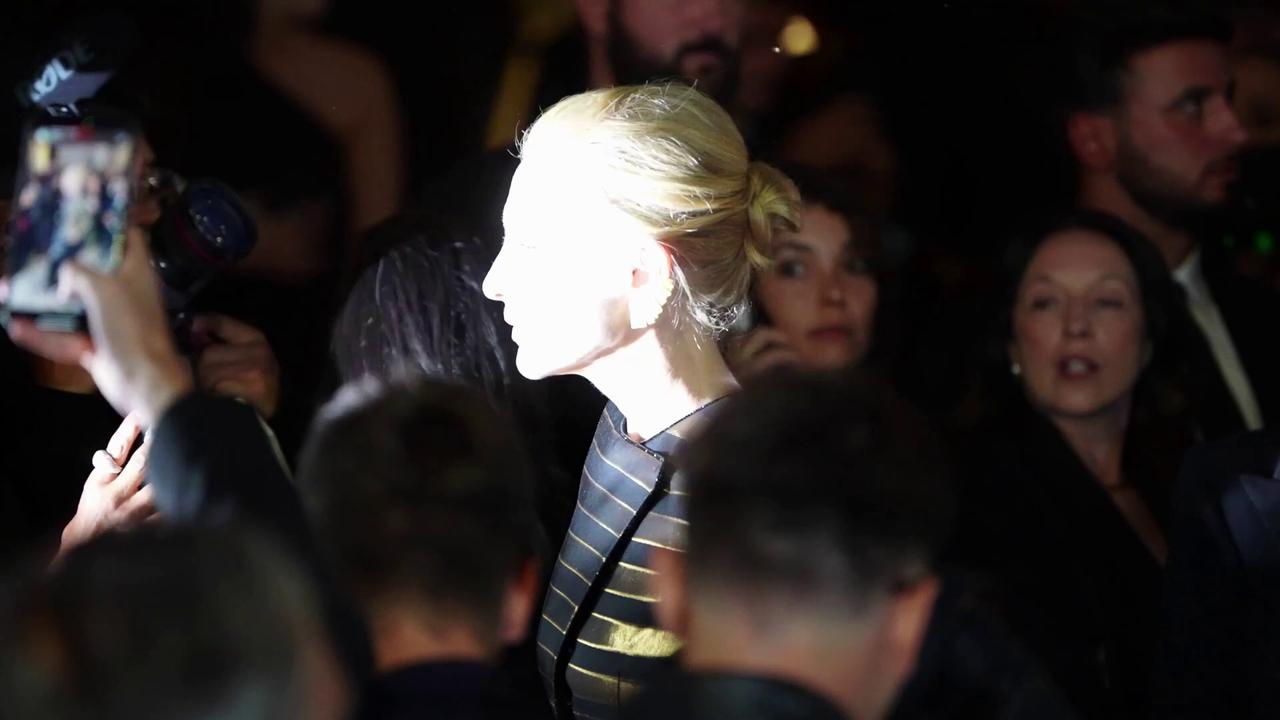 Video thumbnail for UNCAPTIONED: Cate Blanchett tells theatre crowd to stop filming and 'be present'.
