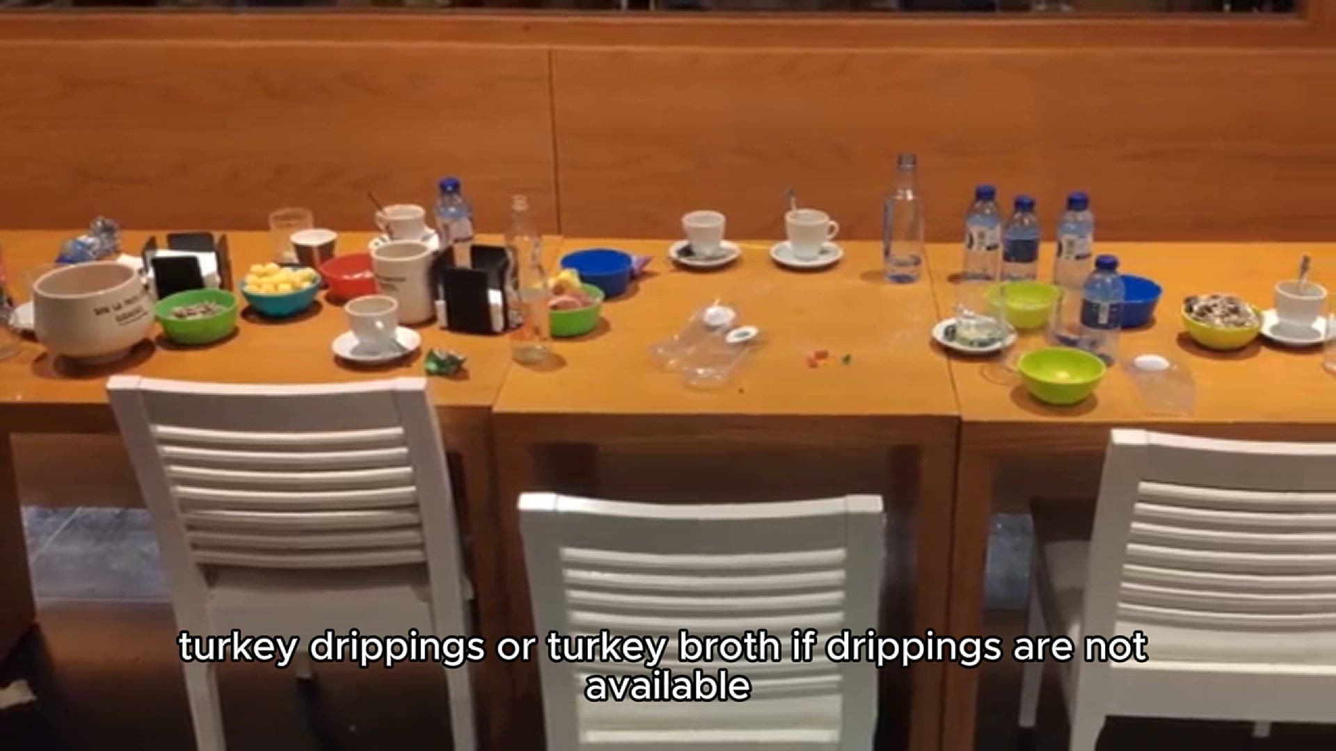 Video thumbnail for turkey gravy recipe