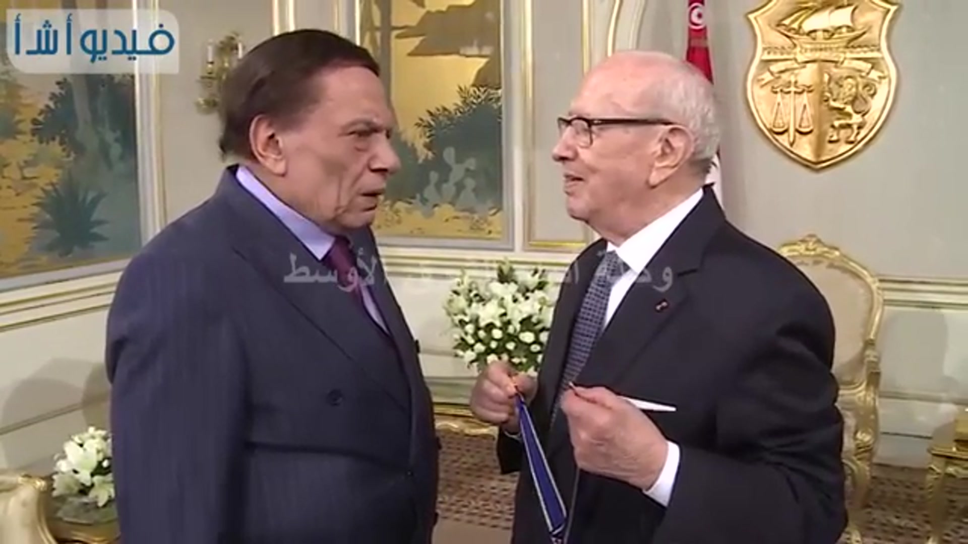 Video thumbnail for بالفيديو_ الرئيس التونسي يكرم عادل إمام قائلا _ أهلا بالزعيم(360P)