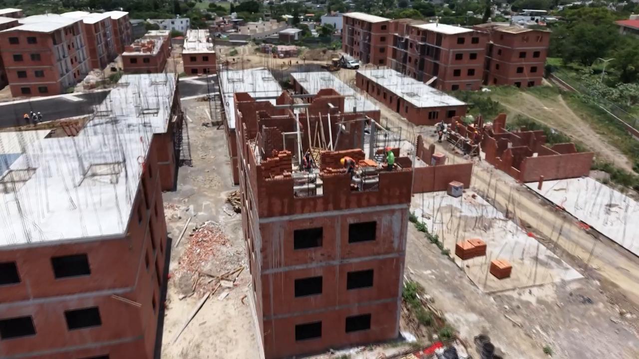 Video thumbnail for Mexico: Asylum seekers choose to stay in Mexico as US intensifies border enforcement.