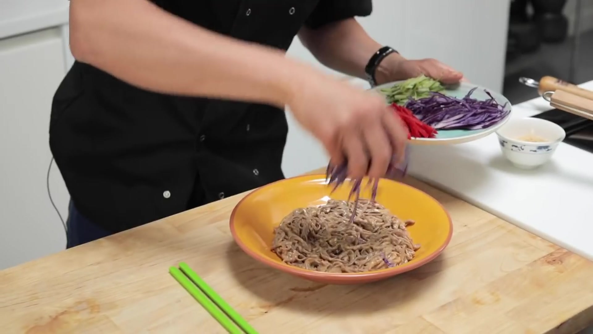 Video thumbnail for Deliciously Spicy Peanut Soba Noodles Recipe! (720p 25fps)