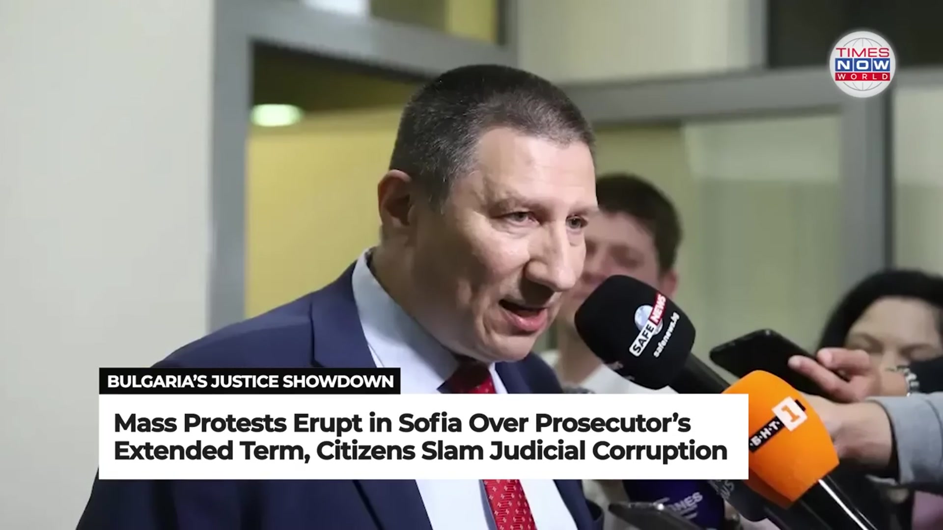 'Video thumbnail for Bulgaria in Revolt! Protesters Block Capital Sofia Against Govt, Demand Judicial Overhaul'