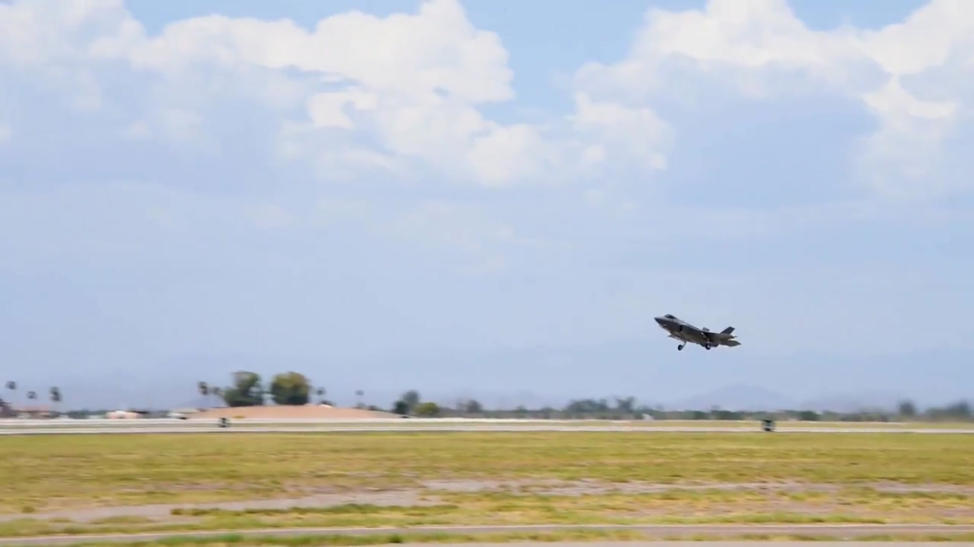 'Video thumbnail for F-35A Lightning II Takeoffs & Landings At Luke AFB'