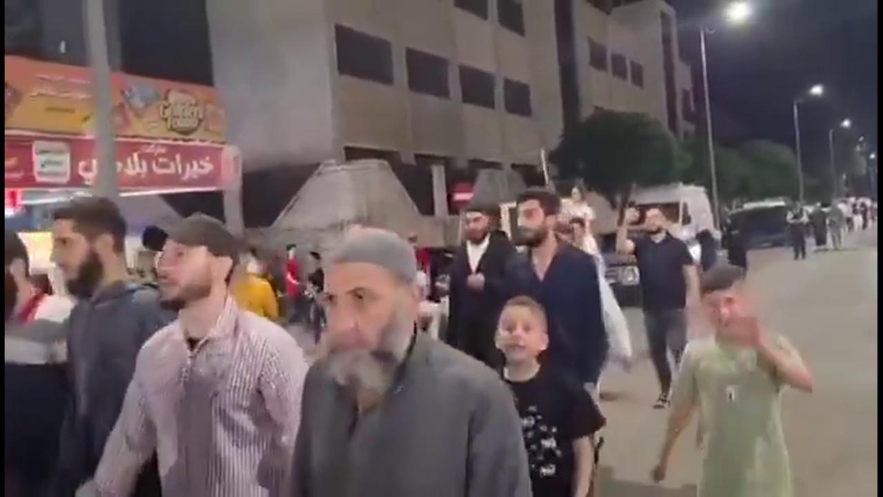 Video thumbnail for Syria: Takbirs of Eid Al Adha resound in the streets of Mezzeh Sheikh Saad neighborhood in the capital Damascus.