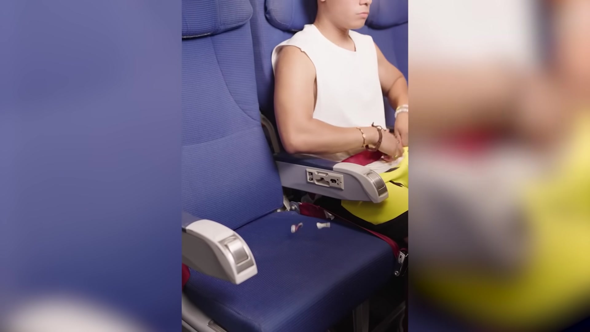 Video thumbnail for When You Lose Your Airpod 😅(720P HD)