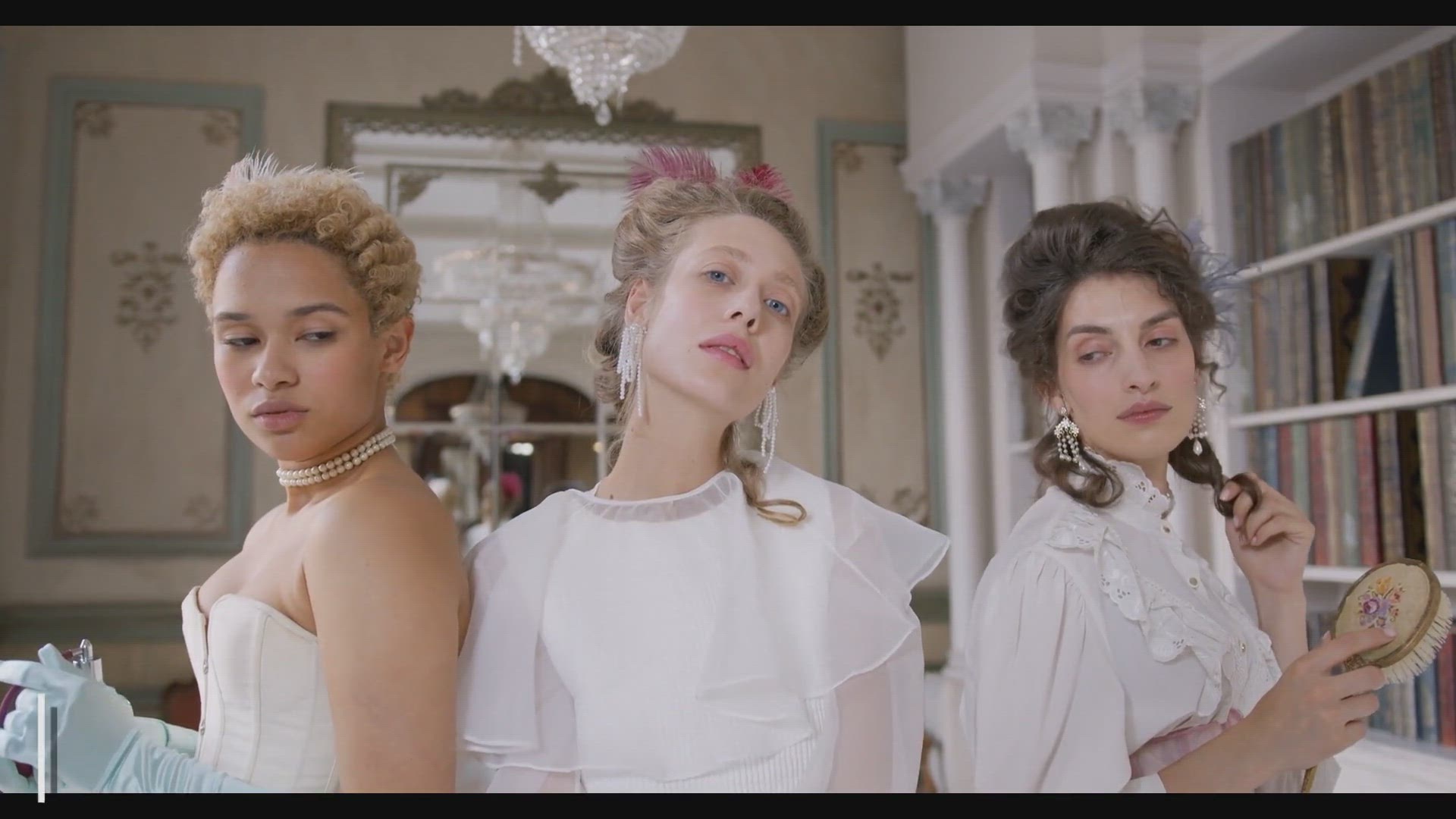 Video thumbnail for 5 prénoms aristocratiques pour votre petite fille