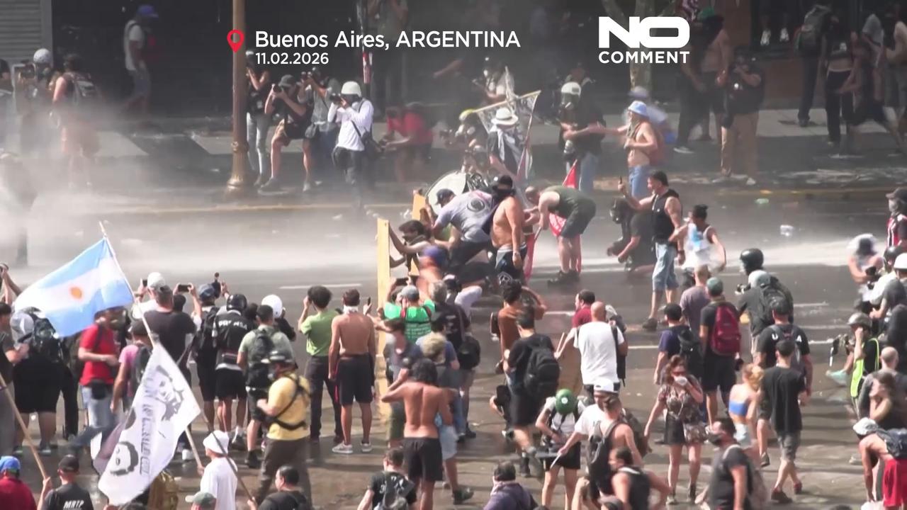 Video thumbnail for Clashes erupt outside Argentine Congress over Milei labor reform
