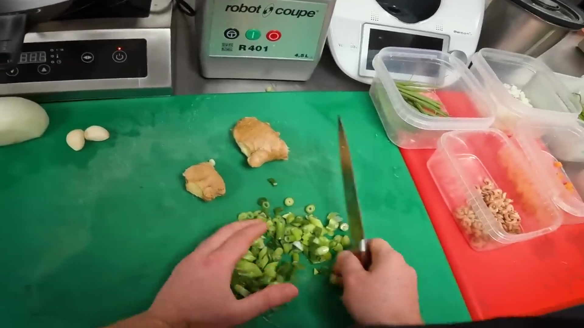 Video thumbnail for POV  10 Minute Leftover Fried Rice(720P HD)