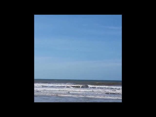 Video thumbnail for Shape-Shifting UFO, Unamar Beach, Cabo Frio, Rio de Janeiro – May 2020