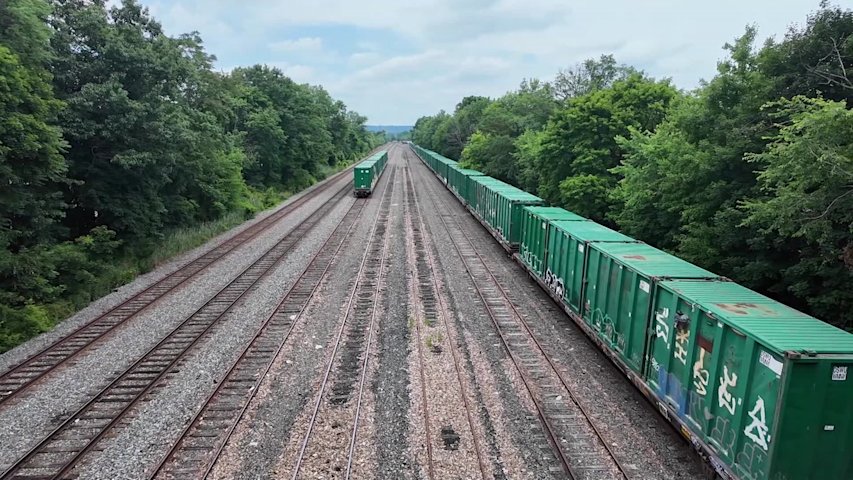 Video thumbnail for Trash trains still stinking up Manville neighborhood
