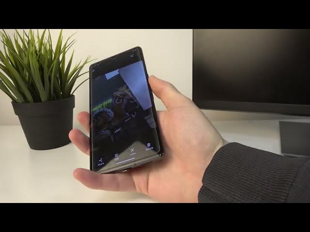 Video thumbnail for How To Take Selfie on GOOGLE Pixel 7 Pro - Use Front Camera