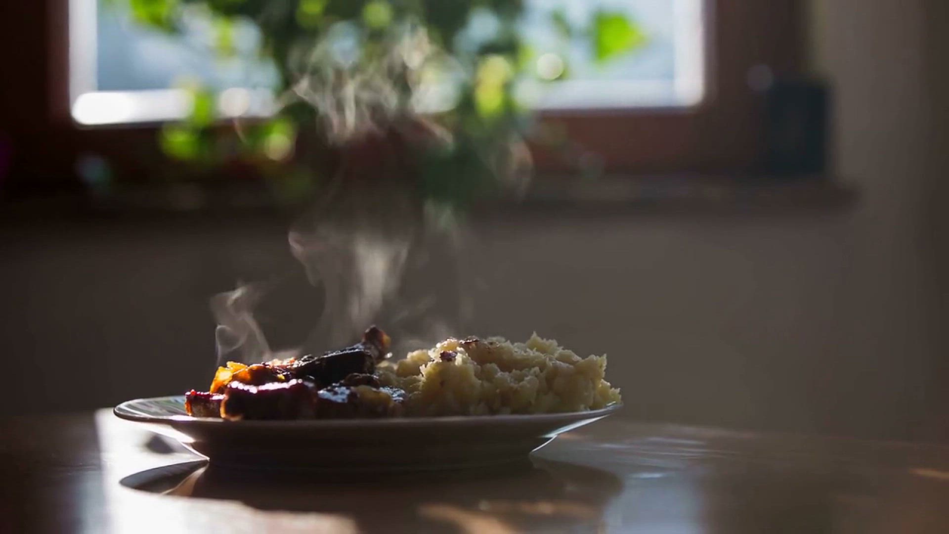 Video thumbnail for Classic Homemade Chicken Pot Pie 🥧🍗