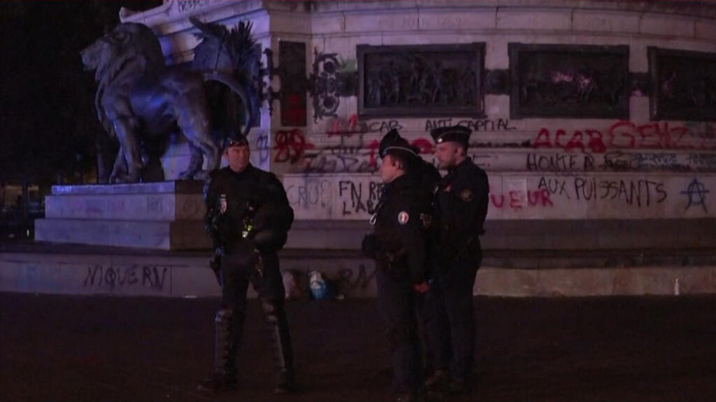 Video thumbnail for France first night under targeted curfews passed calmly