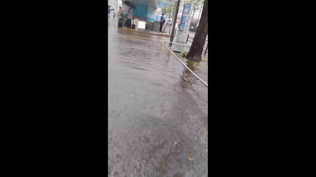 Video thumbnail for Japan: Typhoon Jangmi Approaches Kanto Region, Triggering Flood Alerts 4.