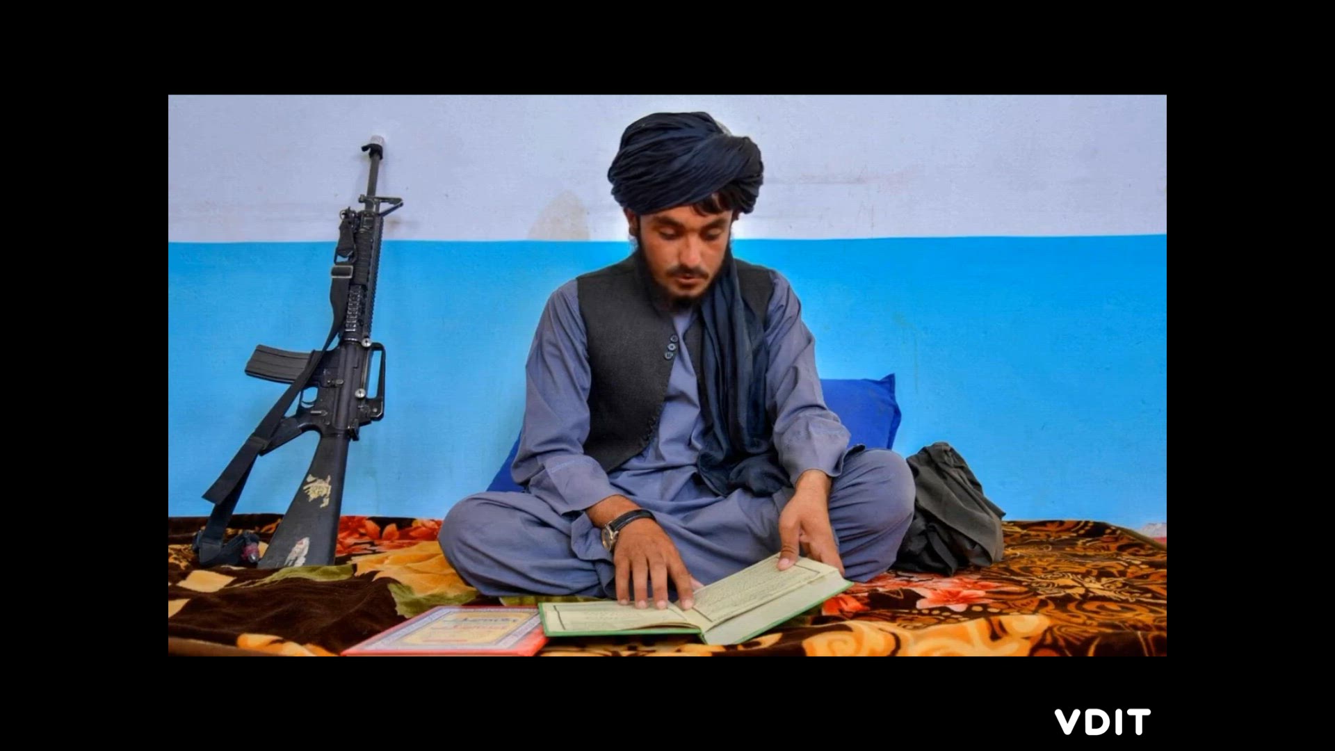 'Video thumbnail for Gruesse von Al qaida'