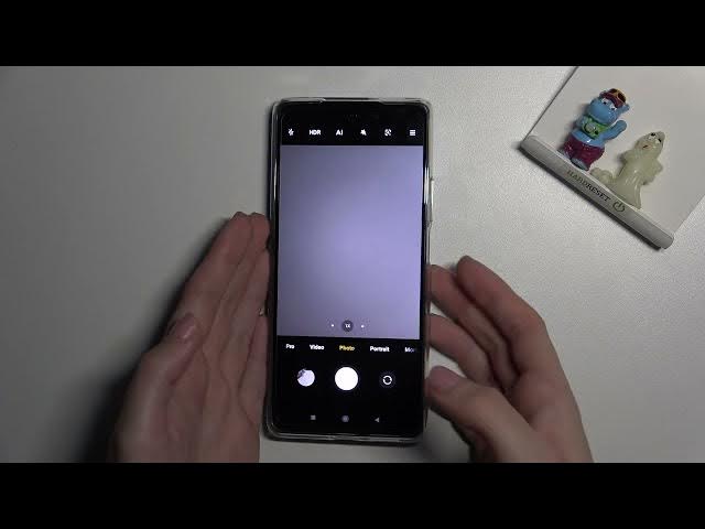 Video thumbnail for How to Enter the Camera Burst Shot Mode on XIAOMI 11T