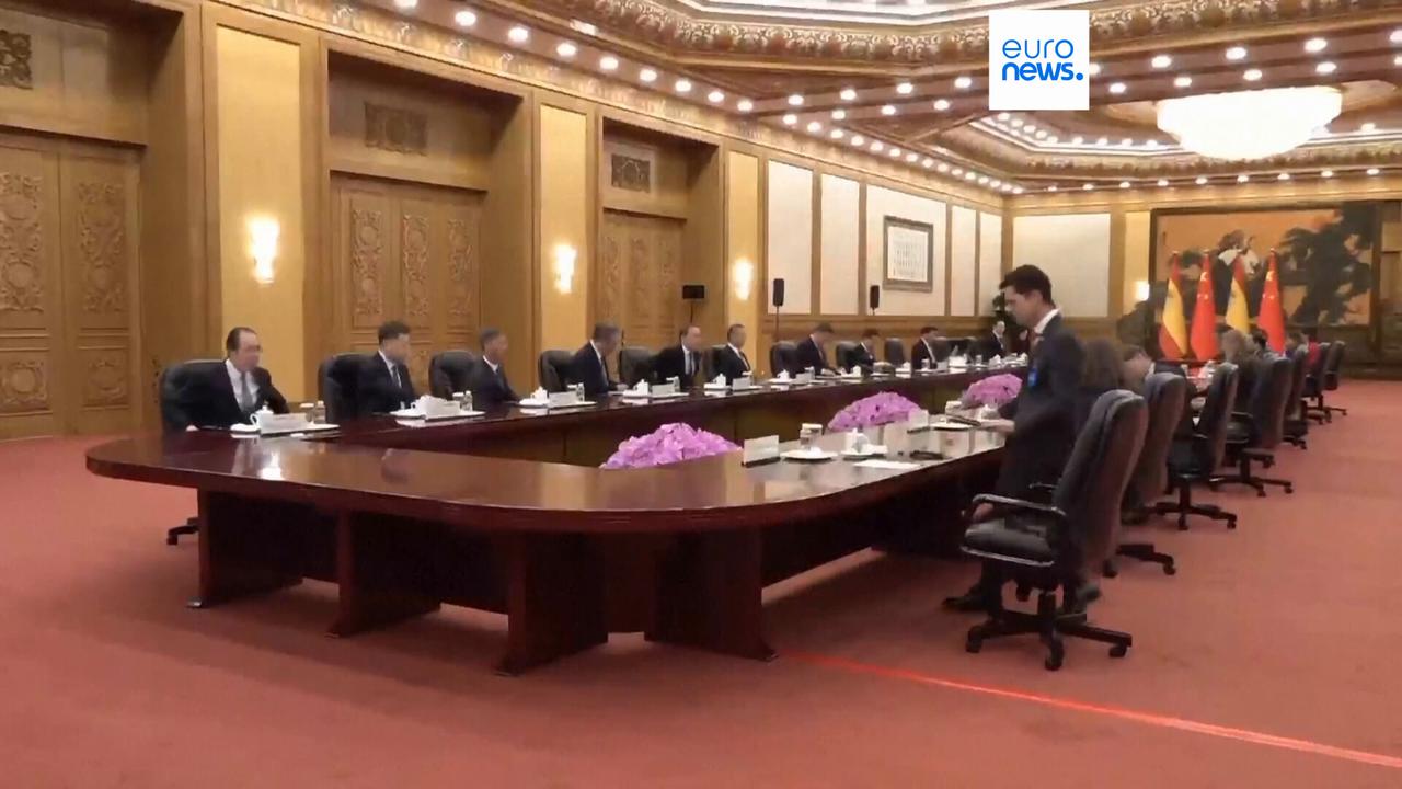 Video thumbnail for Spain strengthens ties with China as Sánchez backs Beijing's Middle East role