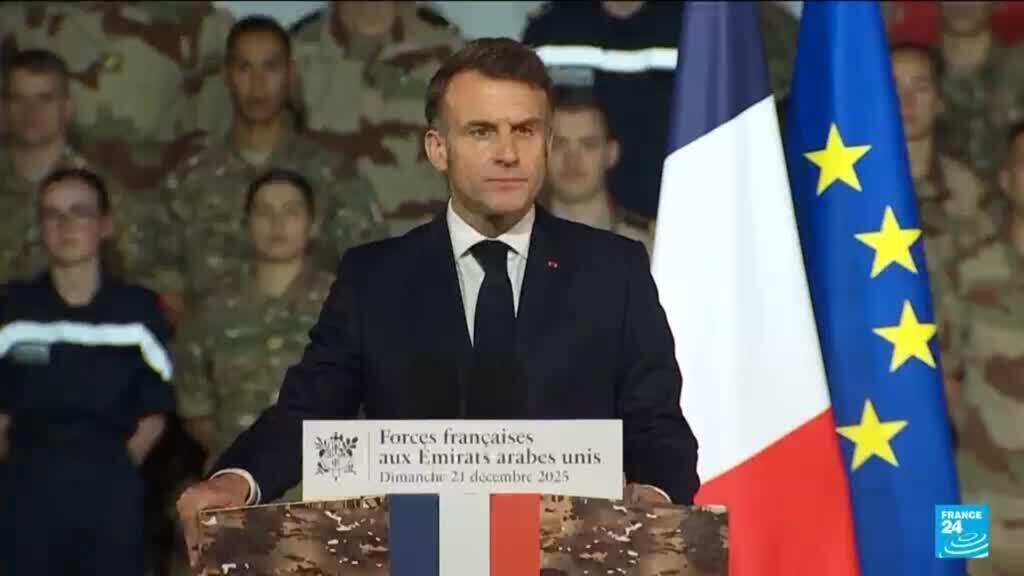 Video thumbnail for France to build a new aircraft carrier as a 'display of nation's power'