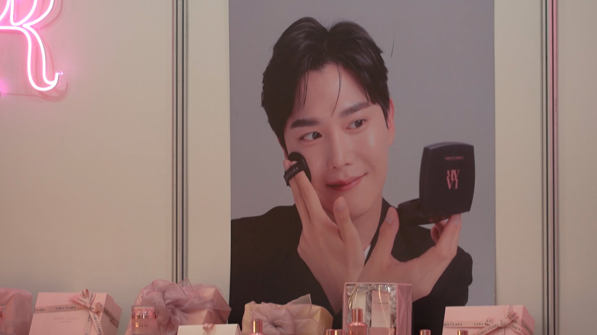 Video thumbnail for The rise of K-Beauty: Can South Korea overtake France?