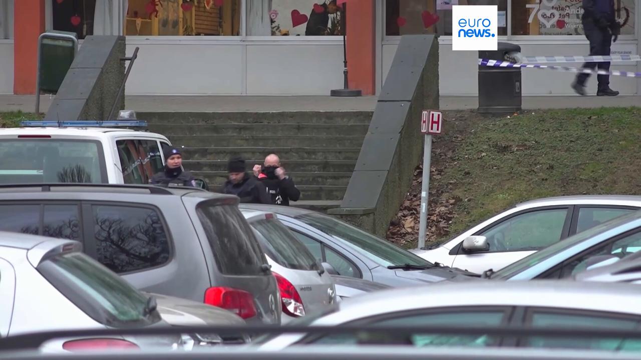 Video thumbnail for Belgian drug chief warns illegal vapes could hook children on 'spice'