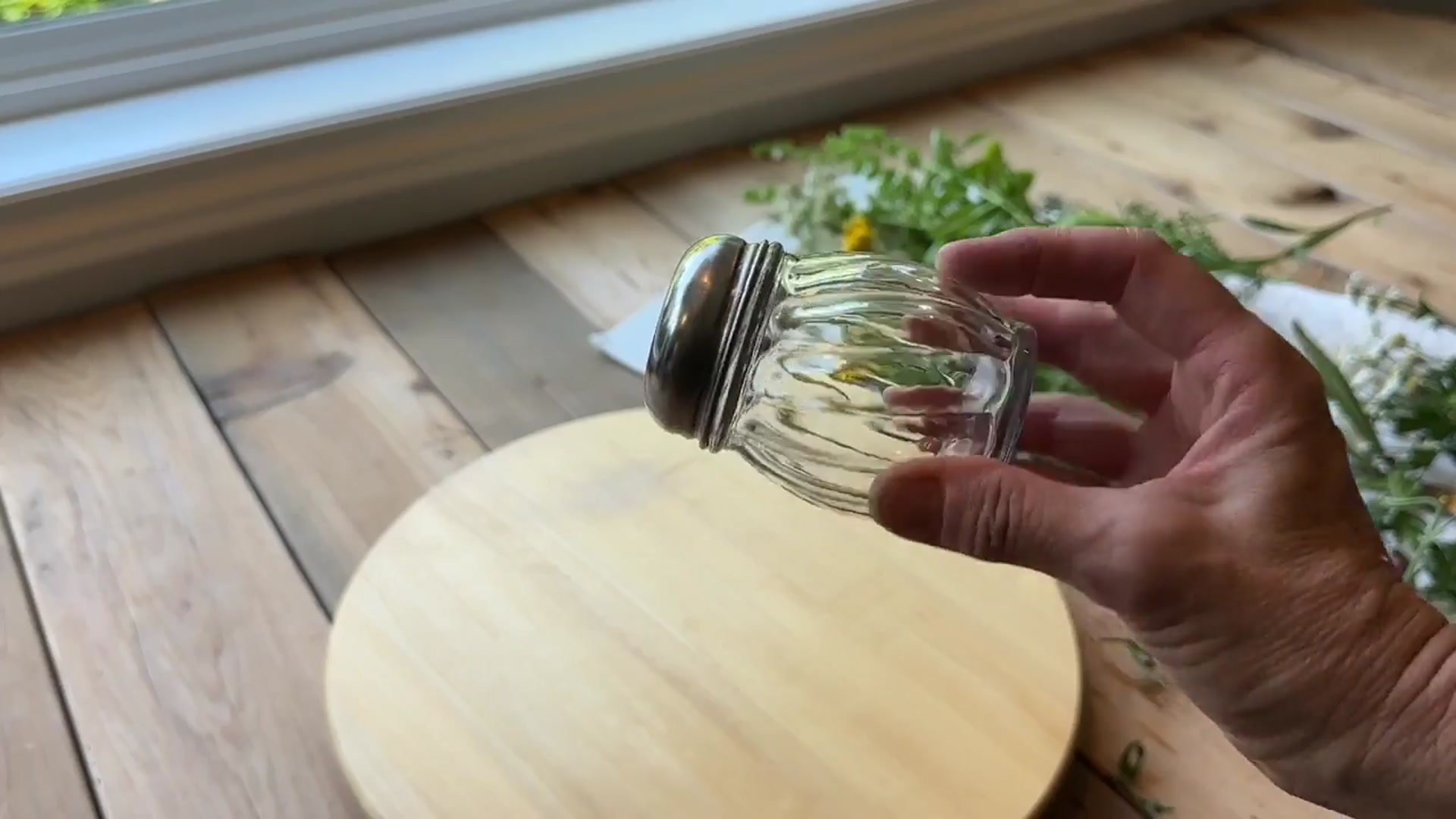 'Video thumbnail for The GENIUS new way people are using thrifted finds in their porch decor!'