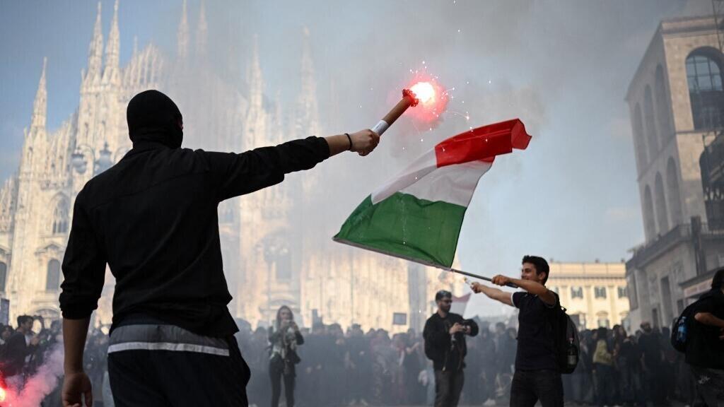 Video thumbnail for Italy sends troops, toughens security laws after Milan clashes