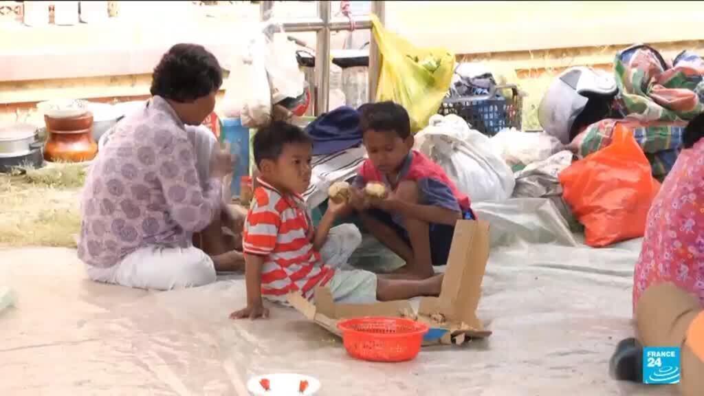 Video thumbnail for ASEAN meets to seek ceasefire amid Thailand-Cambodia conflict