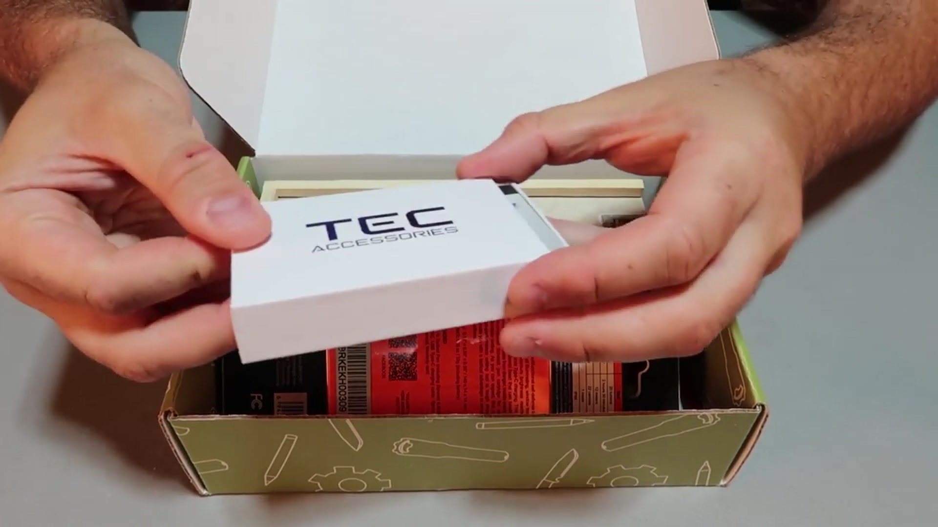'Video thumbnail for Unboxing $200 Going Gear EDC Club Premium'
