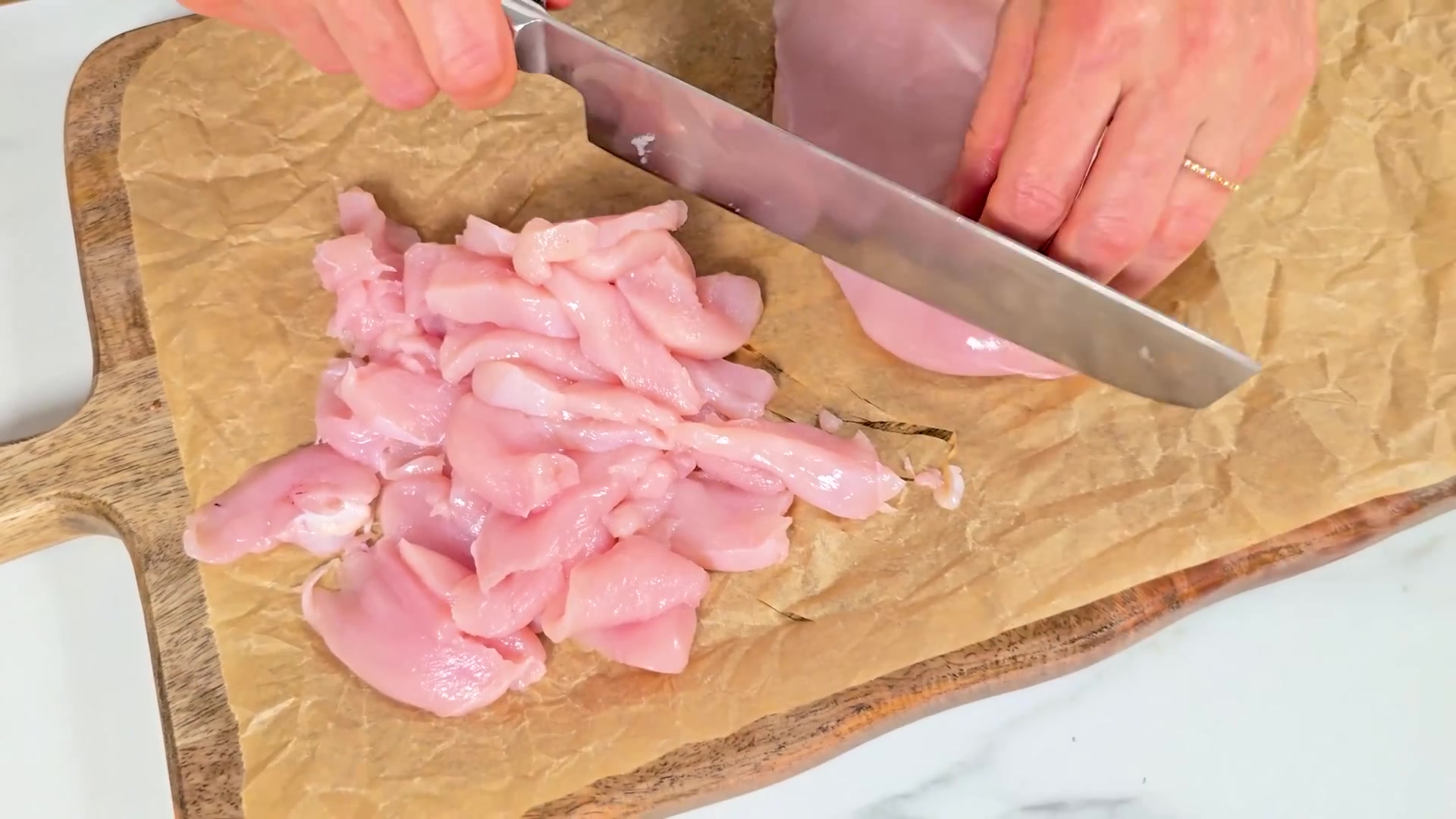 Video thumbnail for Fettuccine Alfredo Recipe