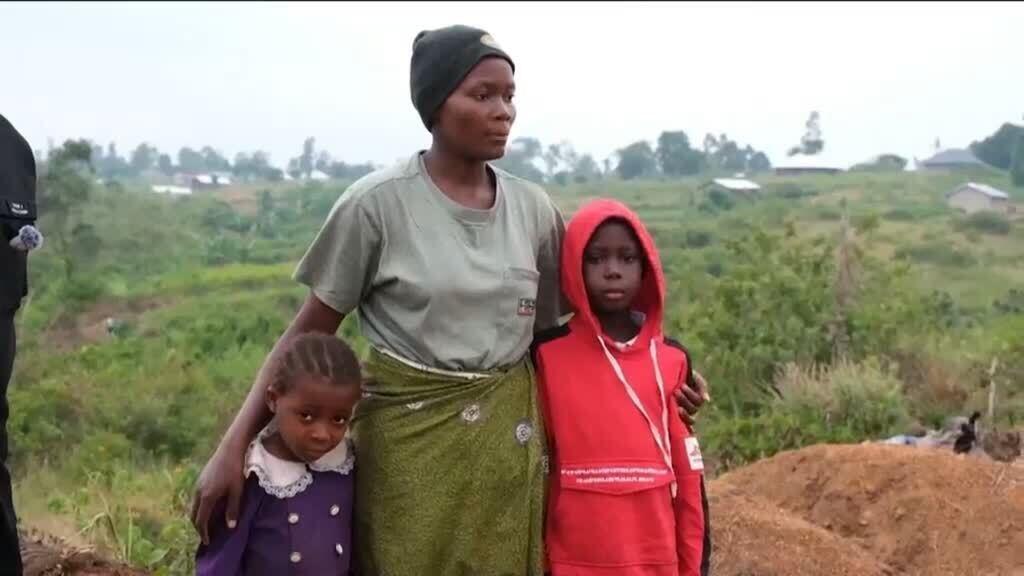 Video thumbnail for Ebola outbreak in DR Congo leaves hundreds dead and children orphaned