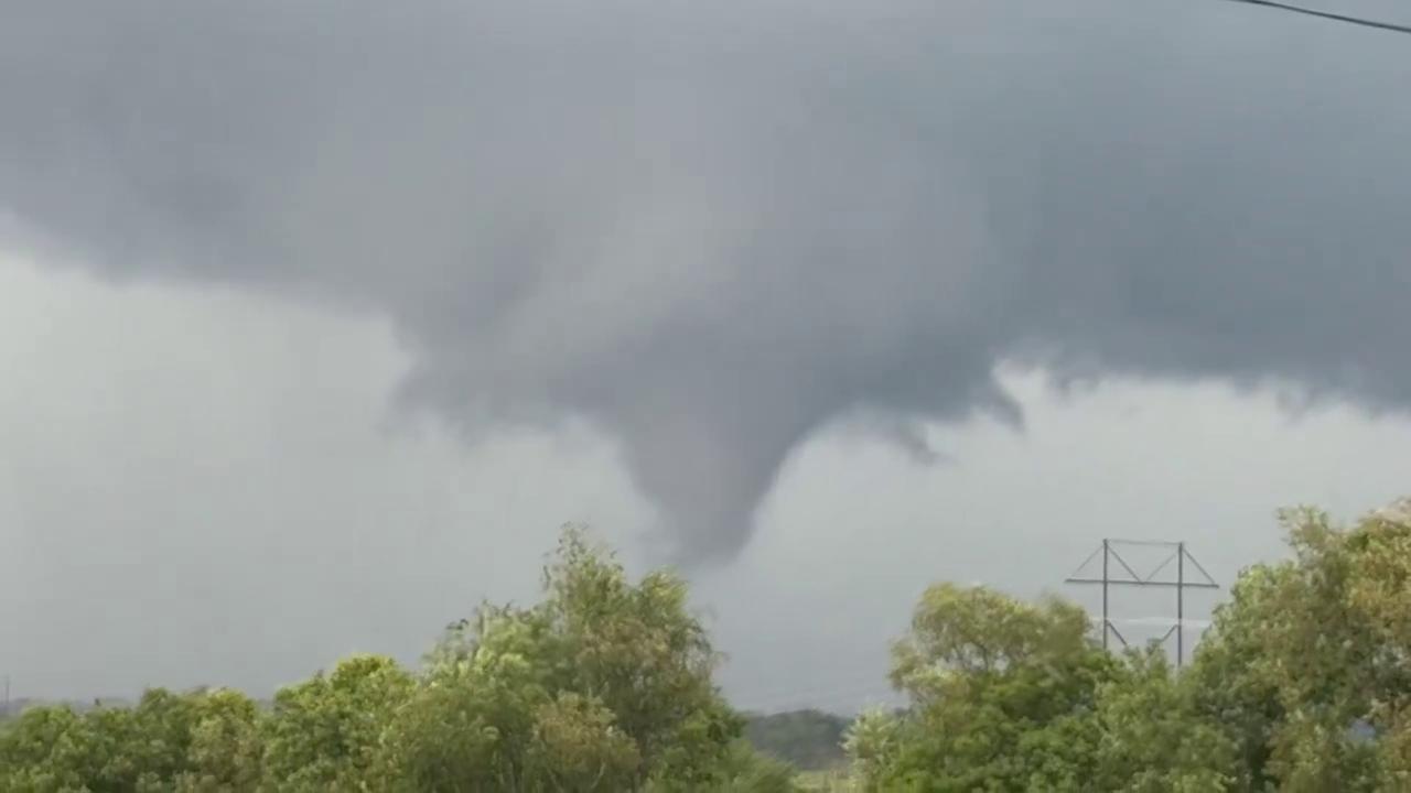 Video thumbnail for US: Tornado Spotted Near North Middletown, Kentucky.