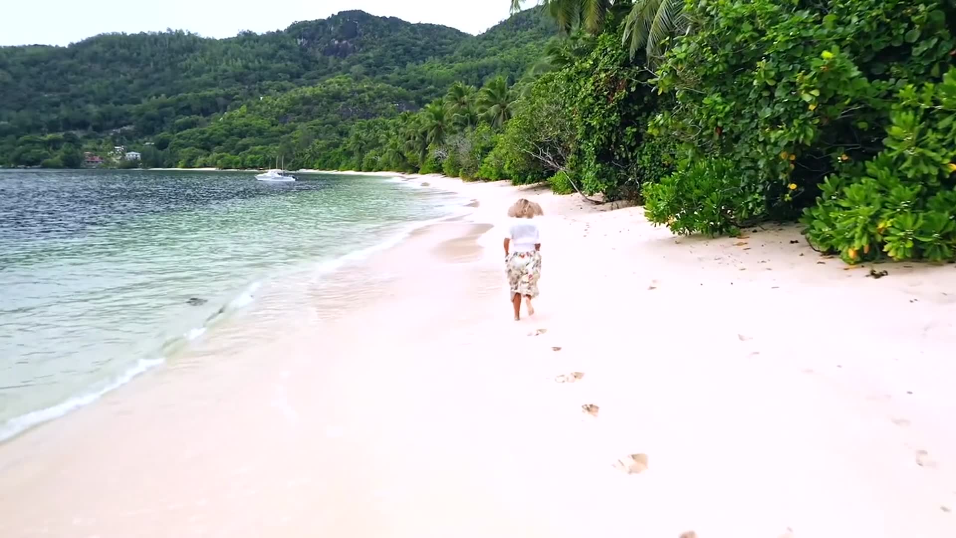 'Video thumbnail for 10 Most Beautiful Islands in The World.'