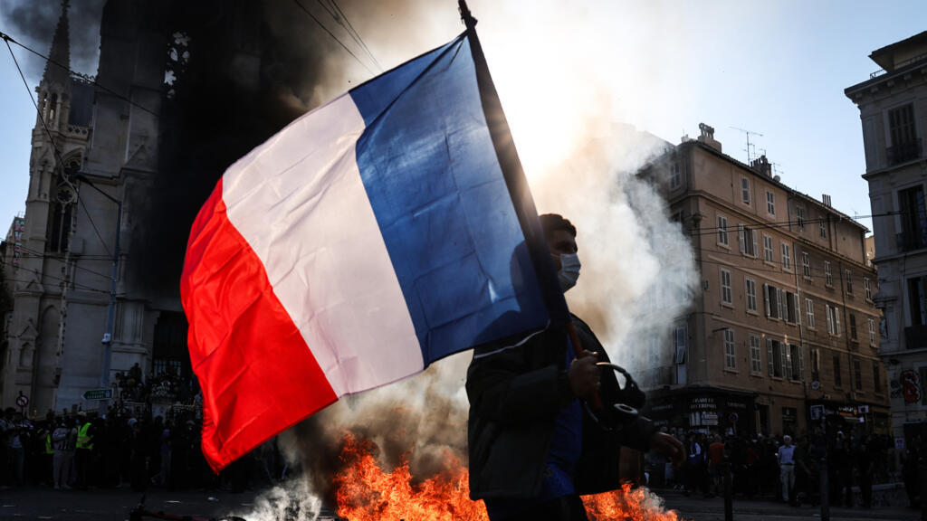 Video thumbnail for Hundreds put on immediate trial for ransacking city centres across France