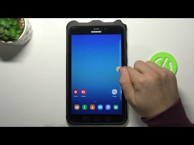 Video thumbnail for How to Create Folders on Home Screen on SAMSUNG GALAXY TAB ACTIVE 2 - Group App