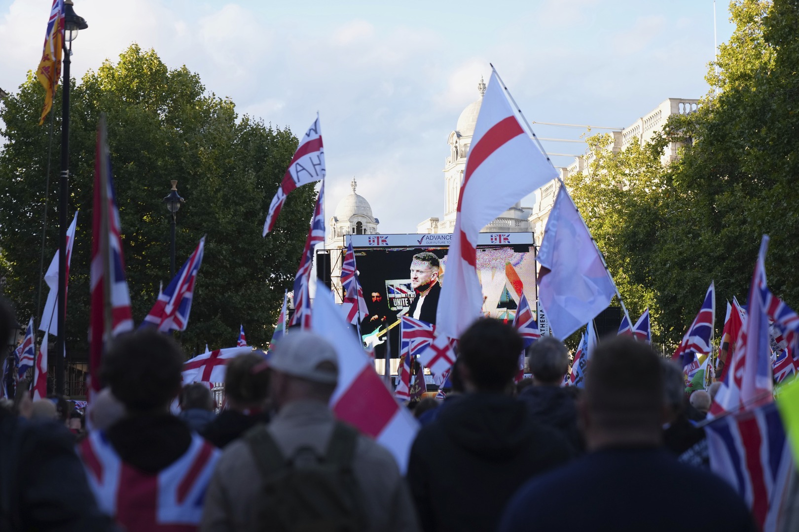 Video thumbnail for Why the England shirt feels complicated for some fans this World Cup