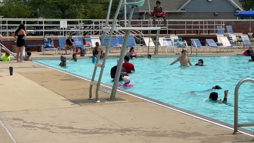 Video thumbnail for Long Islanders dive into creative ways to beat the heat as temperatures soar