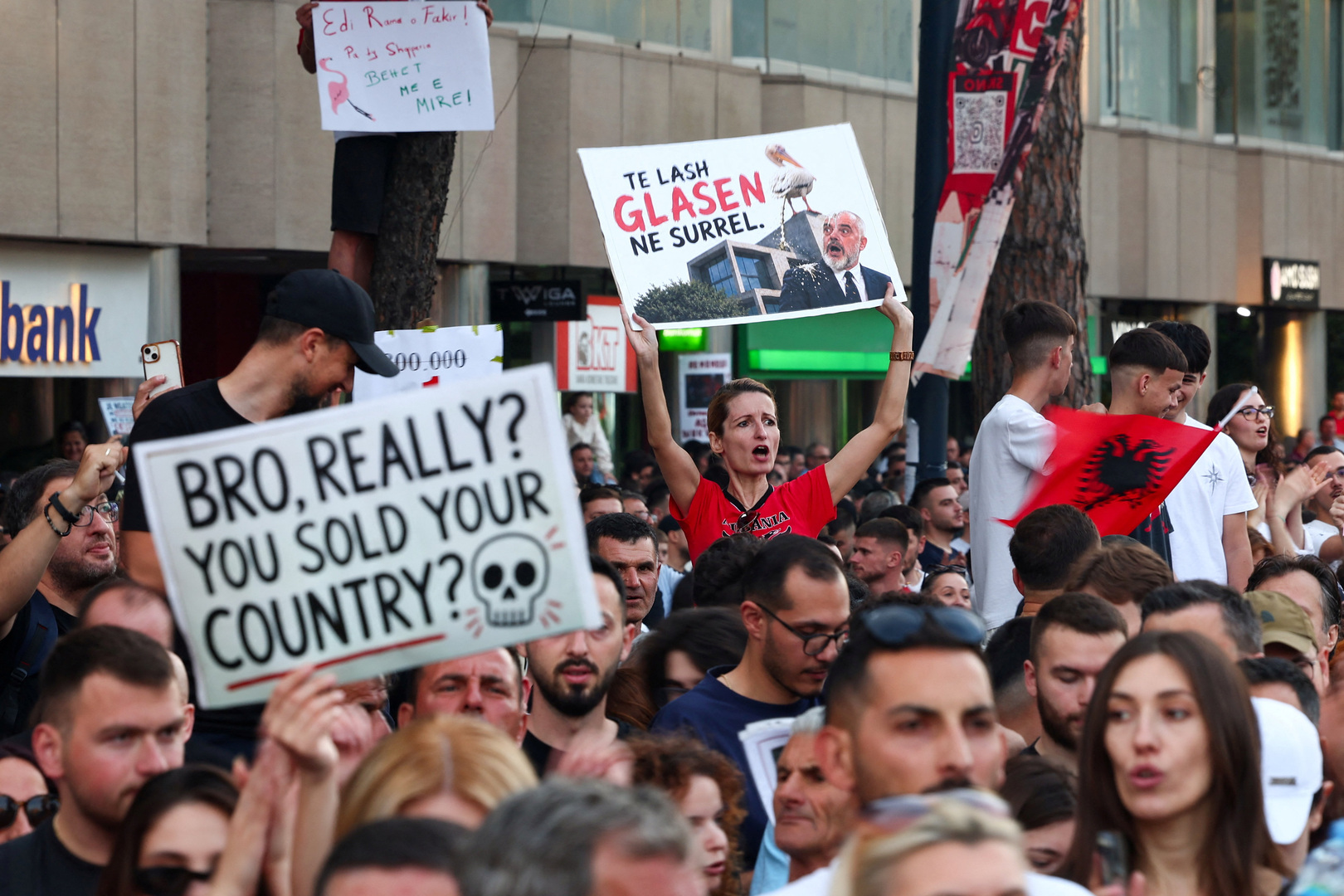 Video thumbnail for Protests grow in Albania against Trump-Kushner-linked resort