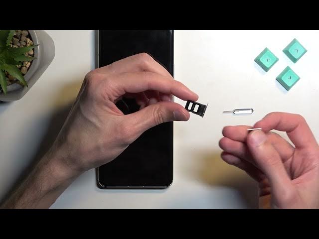 Video thumbnail for How to Insert Nano SIM Card into XIAOMI 13 Pro