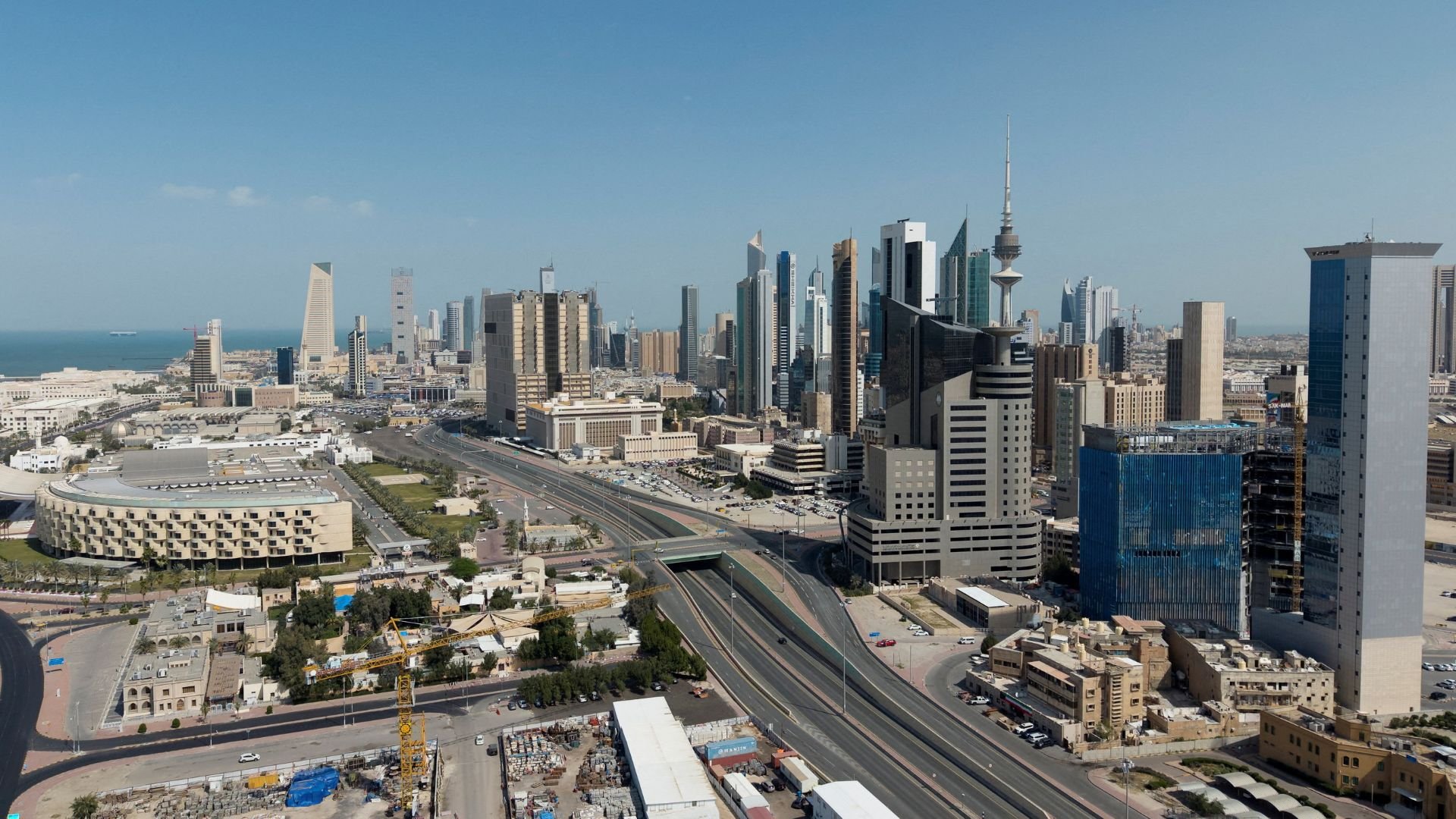 Video thumbnail for Sirens blare in Kuwait as military says air defences intercept Iranian missiles, drones