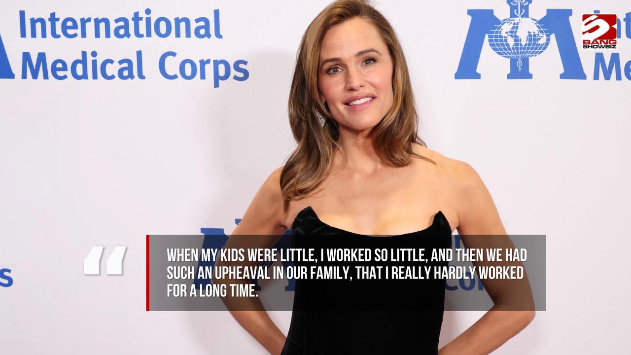 Video thumbnail for Jennifer Garner reveals brutal impact of Ben Affleck split on her Hollywood career
