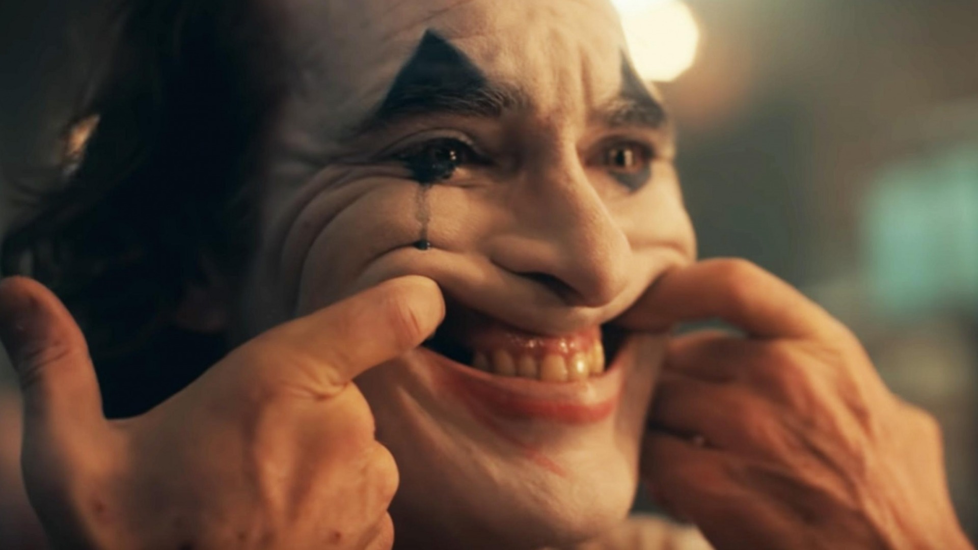 Video thumbnail for Ways Joker Completely Ignored The Comics