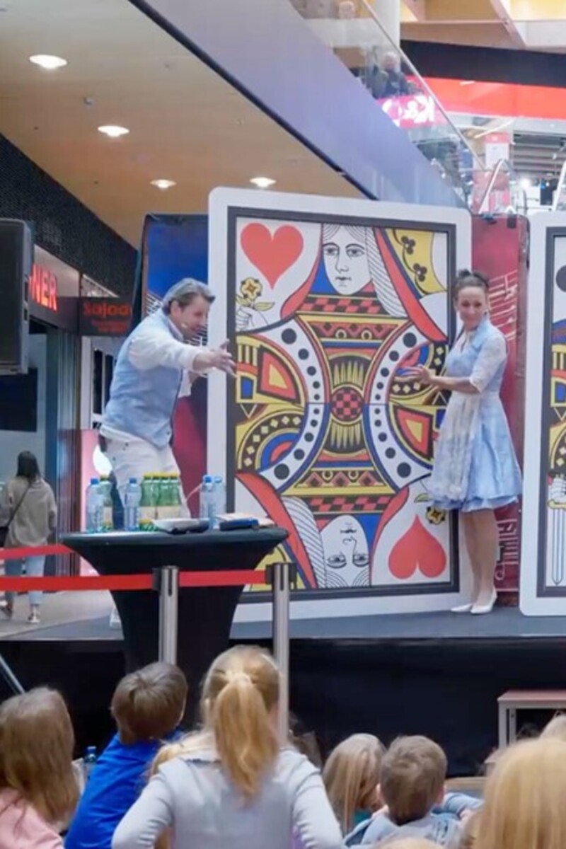 Video thumbnail for Largest playing cards used in a card trick  2 m x 1.3 m (6 ft 6.7 in x 4 ft 3.1 in) achieved by Michael and Claudia Späth