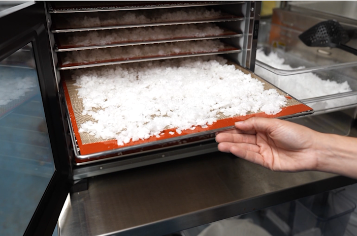 Video thumbnail for Made in New Jersey: Jersey Shore entrepreneur transforms Atlantic seawater into a growing business