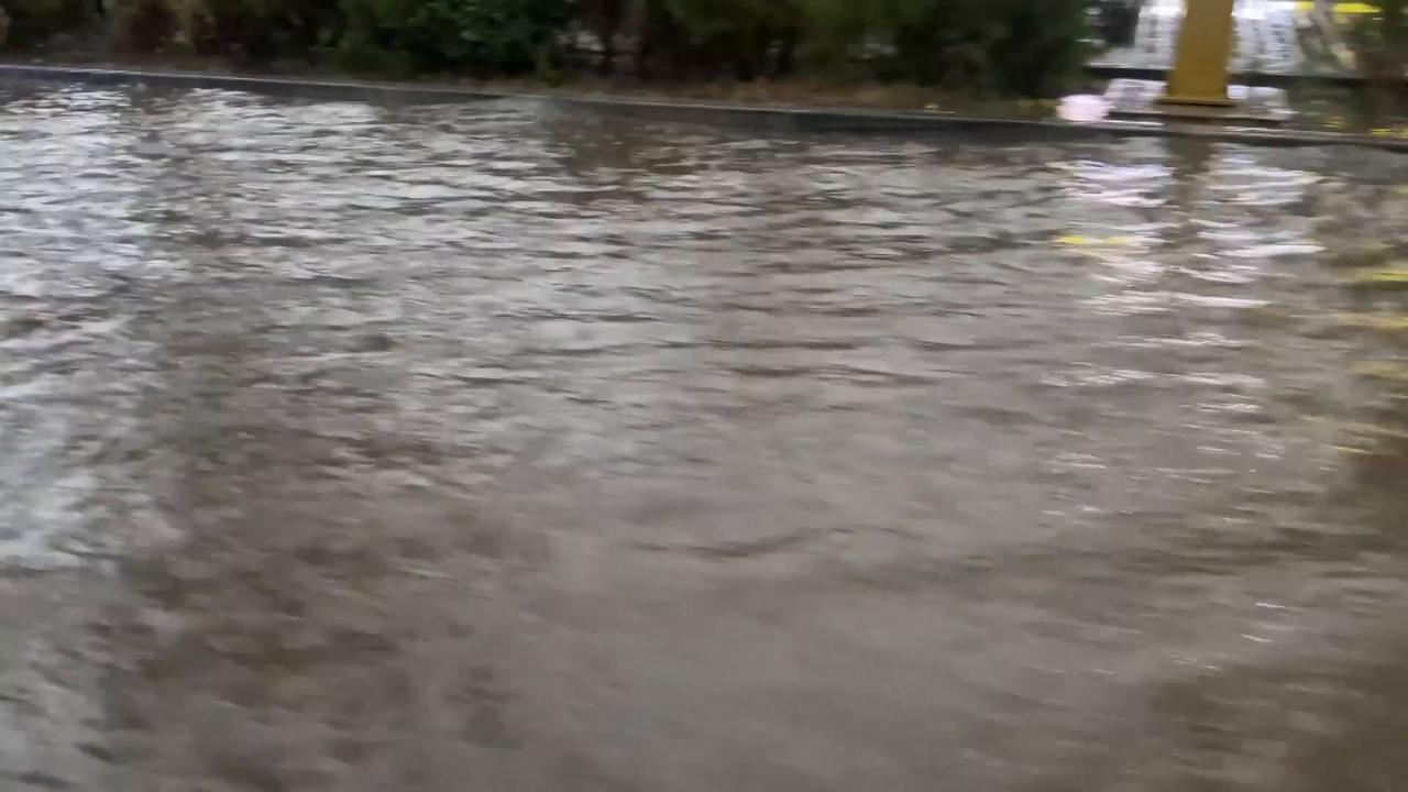 Video thumbnail for China: Heavy rain triggers waterlogging in parts of China.