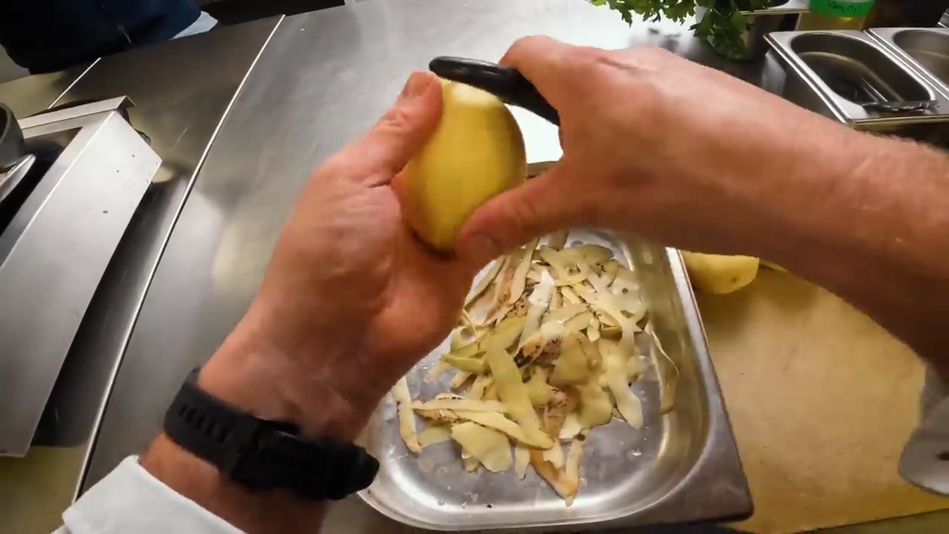 Video thumbnail for Potato Dish so Good Chefs Want to Keep it a Secret(720P HD)