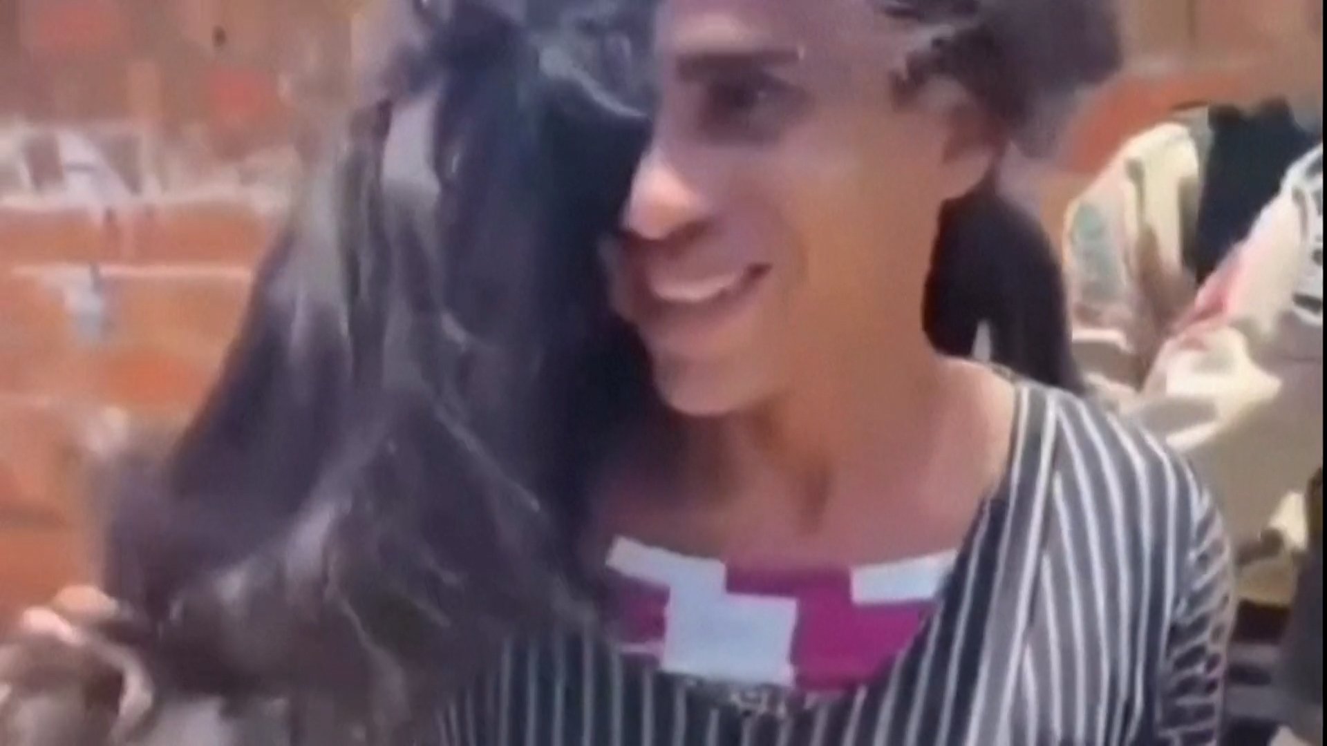 Video thumbnail for Brazilian police capture suspected serial killer disguised as a woman