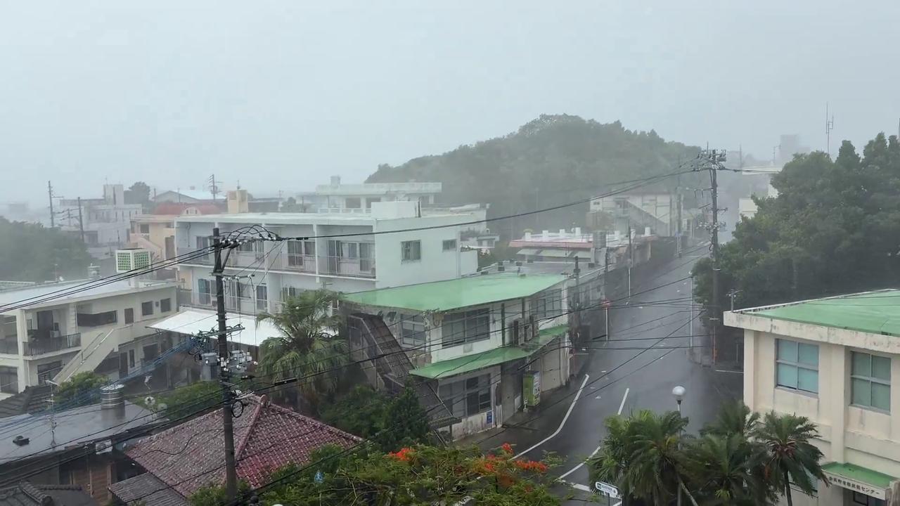Video thumbnail for Japan: Typhoon Jangmi Batters Okinawa With Destructive Winds and Power Outages 2.