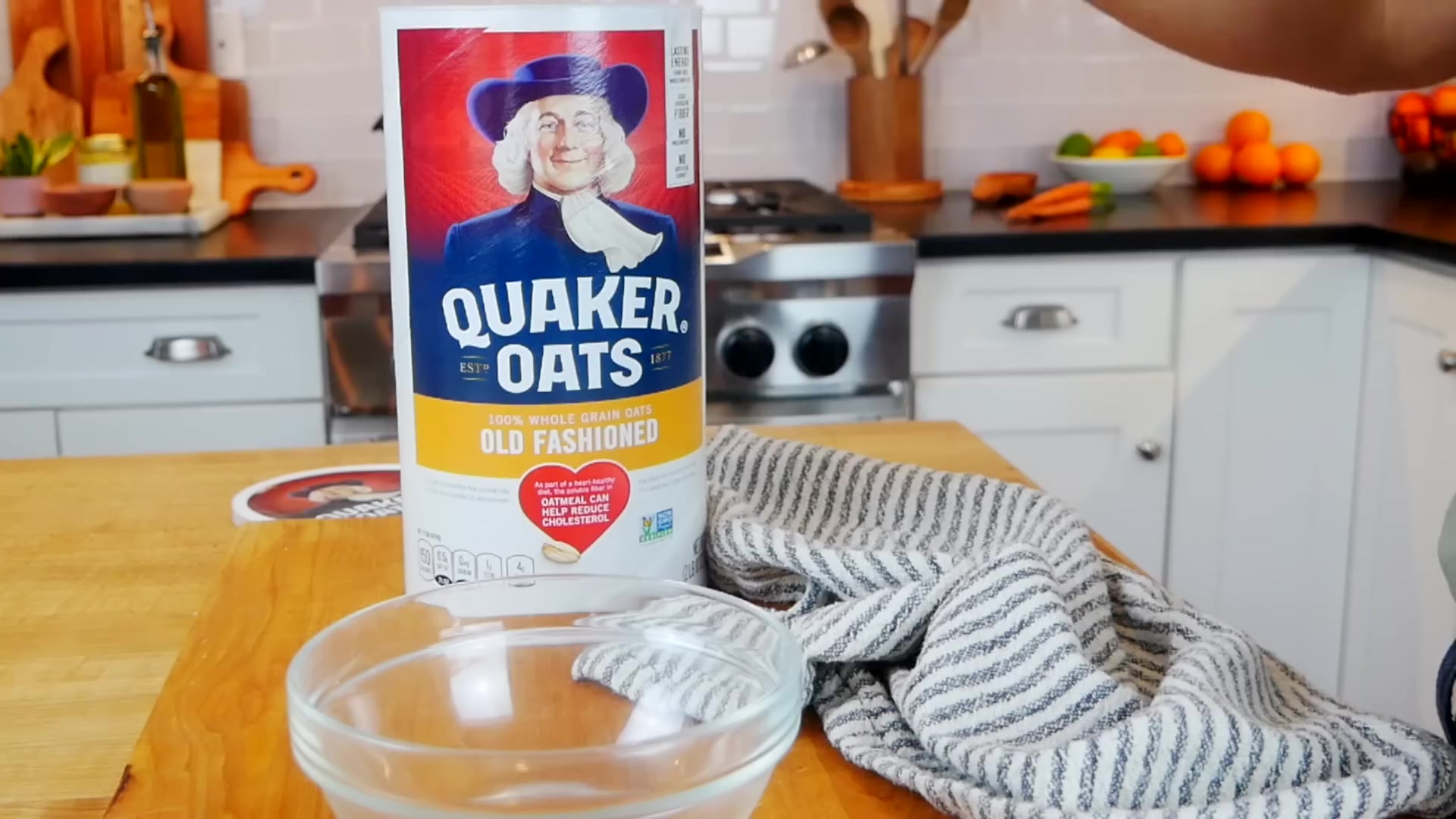 Video thumbnail for 19.CARROT CAKE OATMEAL MUFFIN CUPS ¦ easy nutritious recipe (1080p 30fps)