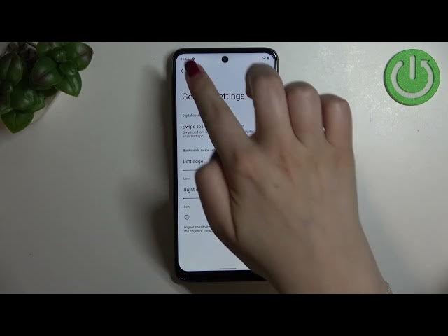 Video thumbnail for How to Set Navigation Gestures on MOTOROLA Moto G22 - Activate Gesture Navigation