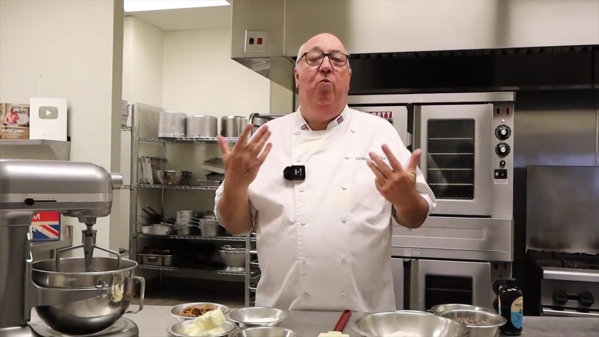 Video thumbnail for Royal Chef Shares   The Palace Chocolate Chip Cookies(720P HD)